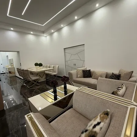 Luxury Gold Apartment *