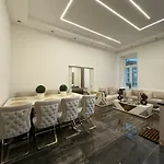 Luxury Gold شقة *