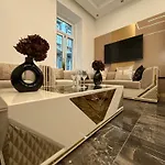Luxury Gold شقة *