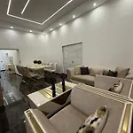 Luxury Gold شقة *