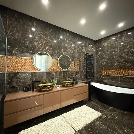 Luxury Gold * Budapest