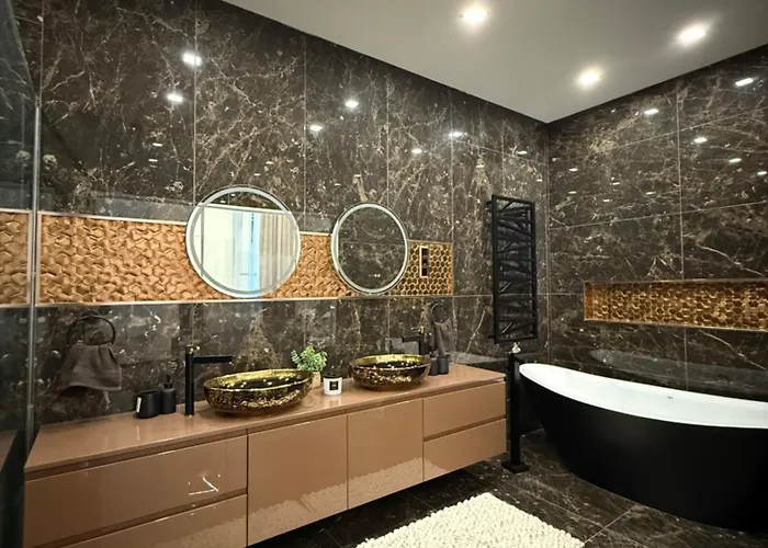 Luxury Gold * Budapeste